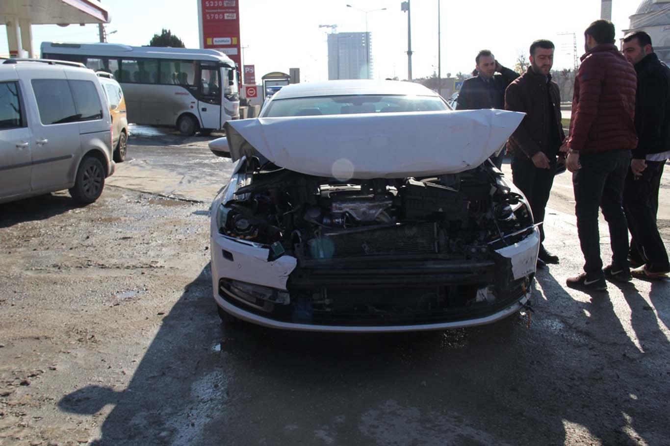 Diyarbakır'da maddi hasarlı trafik kazası